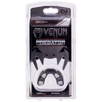 Капа одностороння боксерська VENUM PREDATOR VN621 чорний-білий