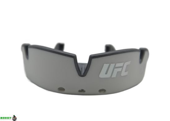Капа OPRO Silver UFC взрослая (возраст 11+) White/Silver (ufc.102514003)