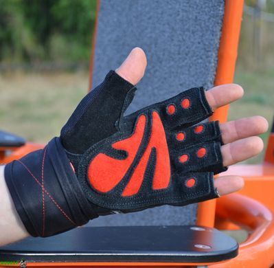 Перчатки для фитнеса MadMax MFG-568 Extreme 2nd edition Black/Red L