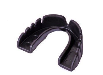 Капа OPRO Junior Snap-Fit Jet Black (art.002143001)