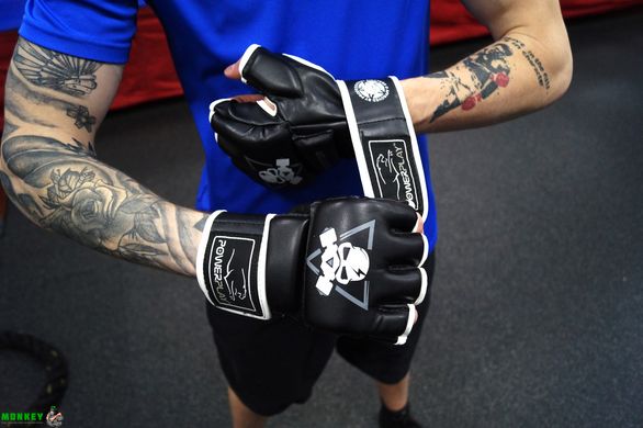 Перчатки для MMA PowerPlay 3056 А черно-белые S